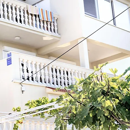 Apartment Luger Mit Wintergarten Und Terrasse *