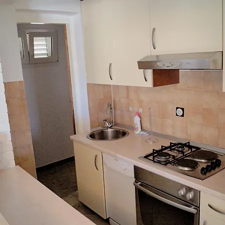 Apartment Luger Mit Wintergarten Und Terrasse Razanj